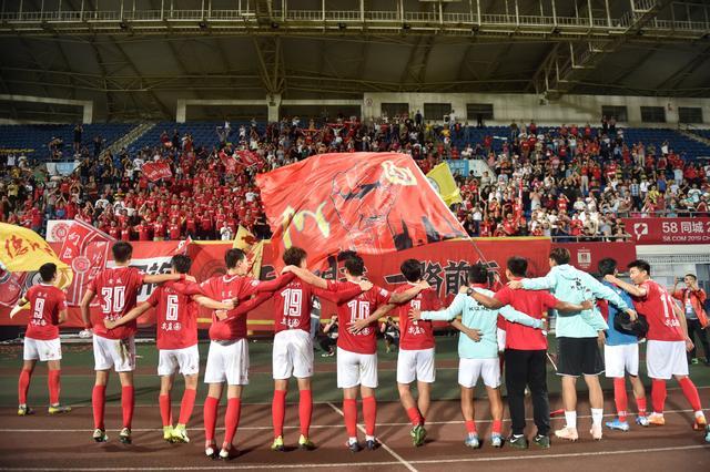 官方：阿森纳签下16岁金特罗兄弟，两人于2027年正式加盟