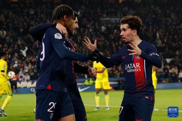 记者：阿隆索国家德比惹恼维尼修斯后，曾让米利唐去找他谈谈