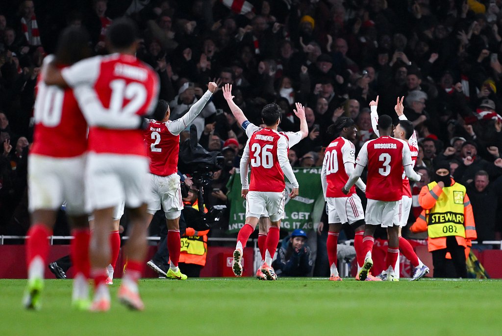 洛杉矶快船负于森林狼，经历逆转五连胜，森林狼展现顽强斗志，快船失误多，火力不足。