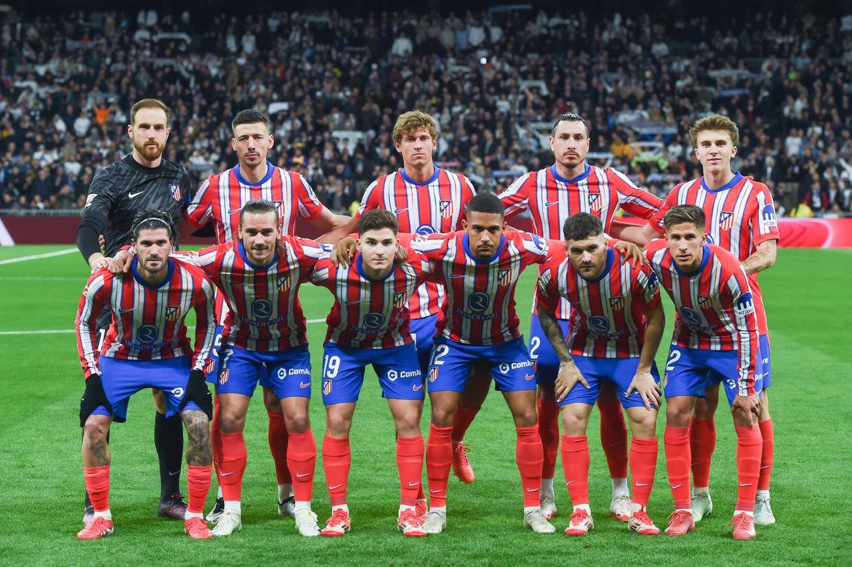 为庆祝美加墨世界杯，与刺客足球鞋融合设计的科8将进行复刻