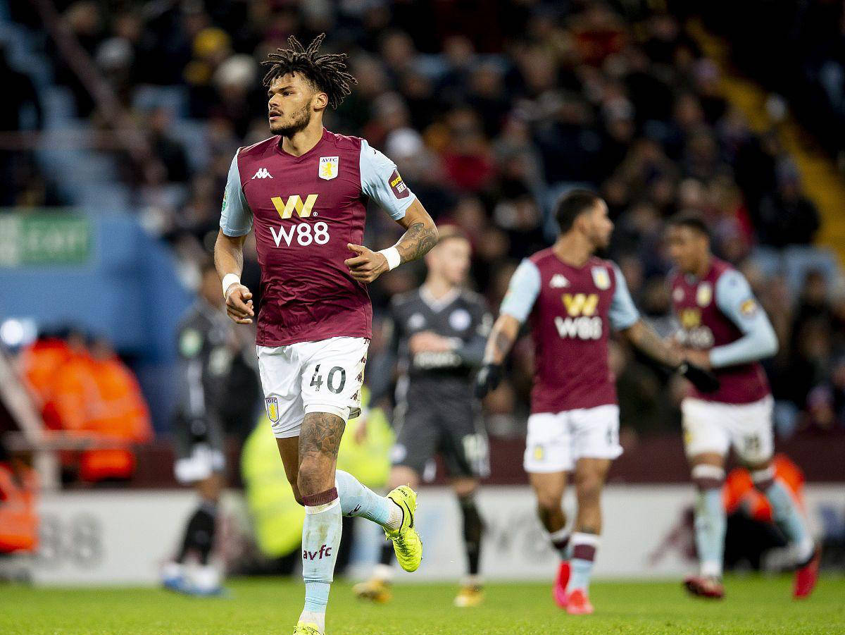 美记：塔图姆身边的人告诉我，他在努力争取本赛季复出