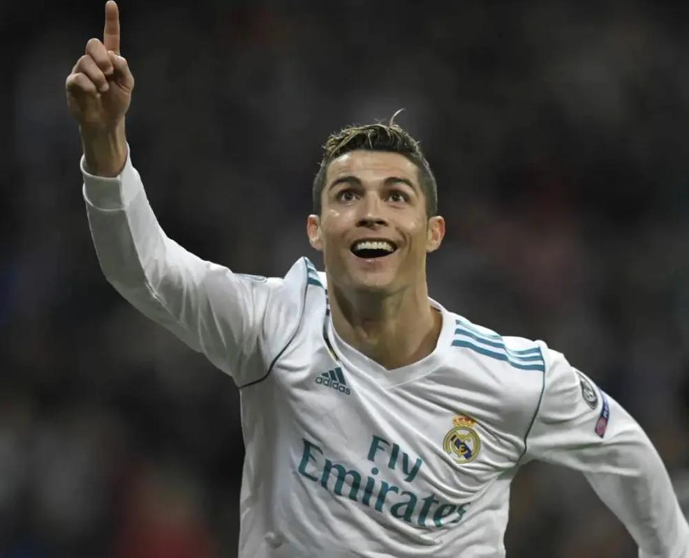 张外龙：向余望是中国足球未来的重要资源，我曾帮他重建信心